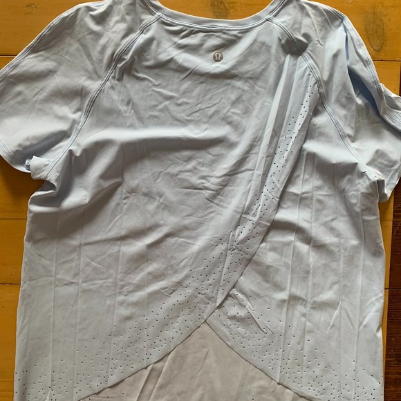 Split Back Light Blue Lululemon Shirt - Picture 3 of 3